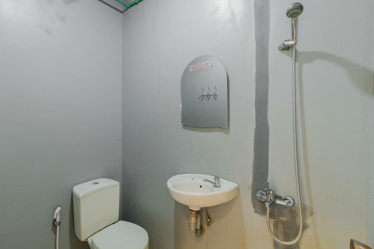 Reddoorz Syariah At Taman Bendungan Asahan Jakarta Exterior foto